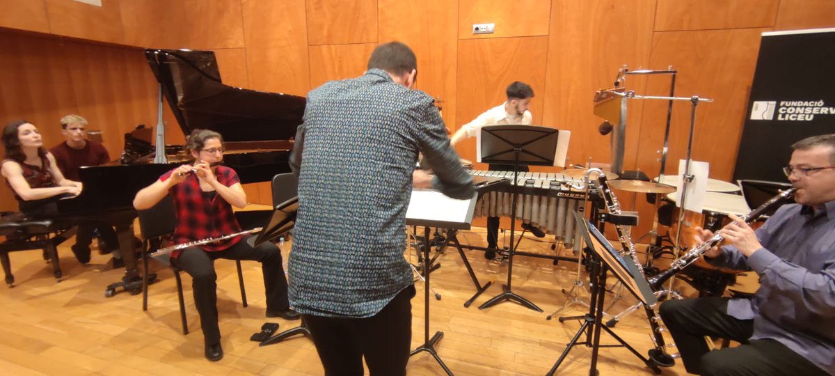 BCN_Modern's tweet photo. Aquí teniu fotos del concert-taller al @liceu1837 "El món dins d'una cel·la: del paleolític al segle XX". 

El Barcelona Modern Ensemble hi va interpretar les obres "CELL 2" i "MINERAL LIFE III" del compositor resident al Curs Internacional de Composició #HèctorParra https://t.co/VB3opZQTMh