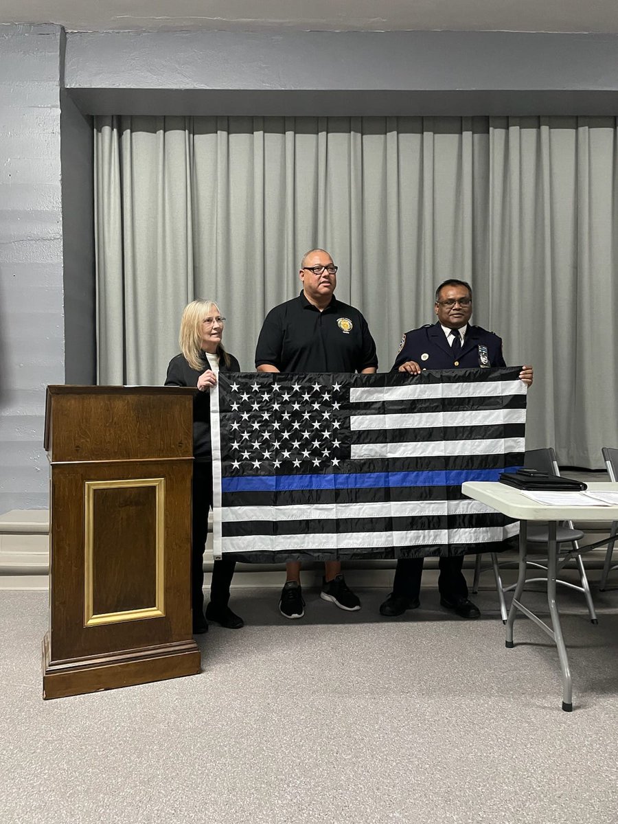 Another day, another thin blue line flag given out to a local precinct! My office was honored to present this flag - donated graciously by the people of New York City - to the @NYPD104Pct in recognition of the service and sacrifice their officers demonstrate each and every day.