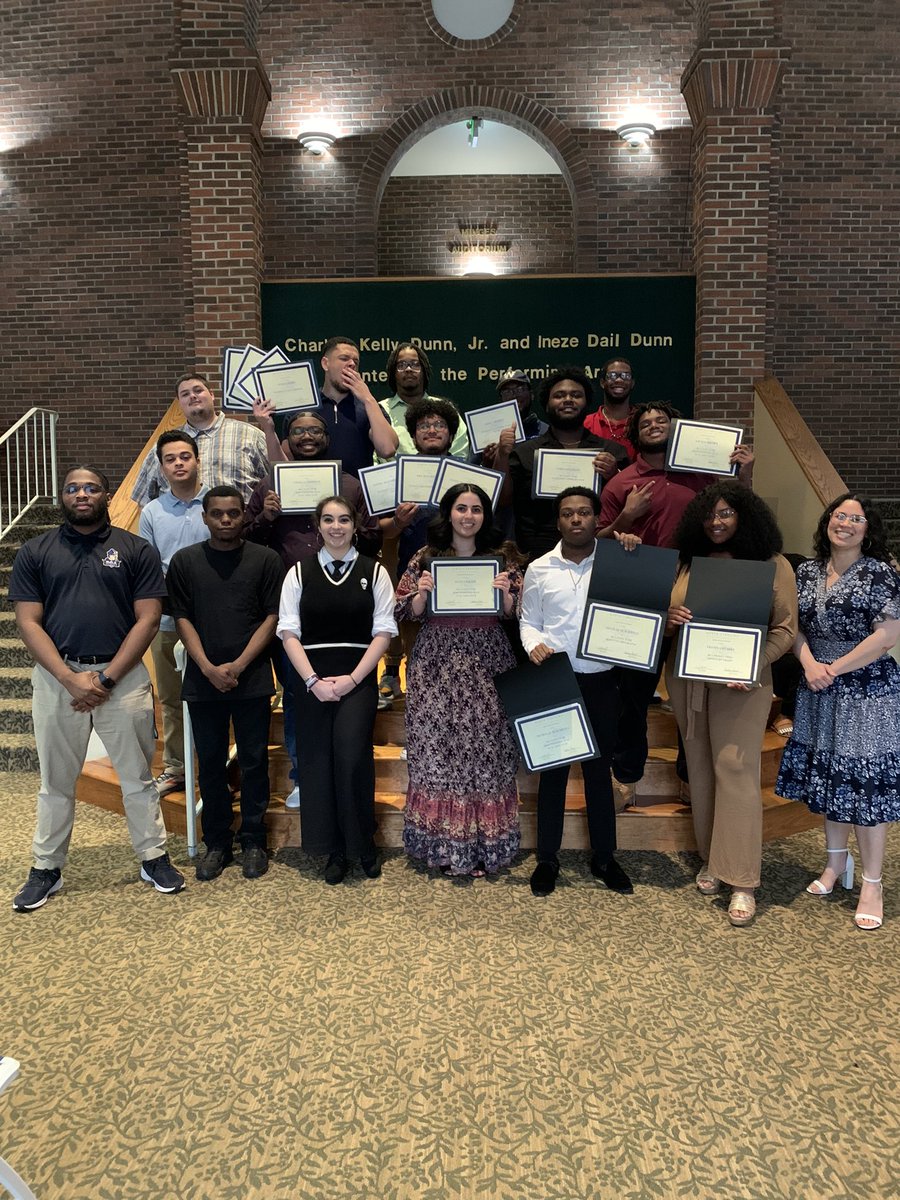 BishopEsports's tweet photo. Itโs an award in itself when students support one another. The BGA players/members have truly made an impact in the #bishop AND #esports community academically and professionally. Well done, TEAM!!
-
Together
Everyone
Achieves
More
-
#BGA #NCWU #bishopesports https://t.co/oHCw5E2nHS