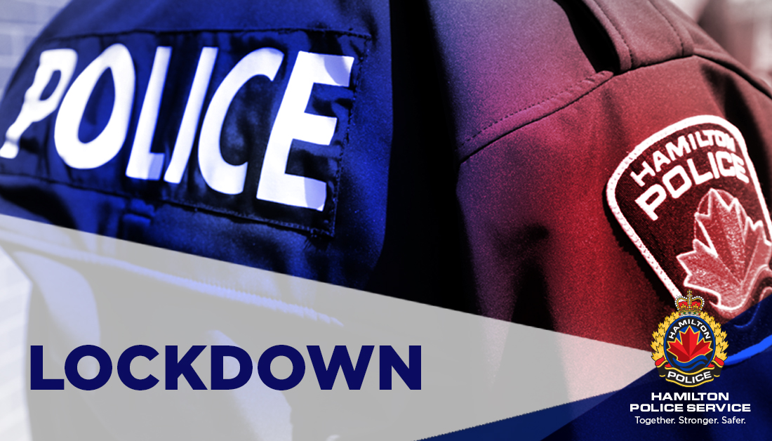 🚨 LOCKDOWN: 
.@HWCDSB Cathedral High School has initiated a lockdown following reports of a possible weapon.

Police are actively searching the premises. It's crucial to emphasize that both staff and students are safe at this time, with police on-site. 

An update will be…