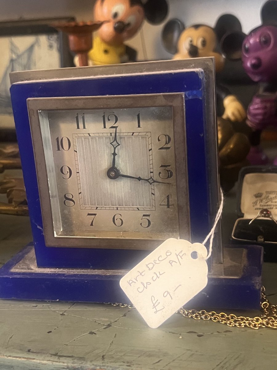 Some days you spot a bargain .. £9 for an Art Deco 1930s clock !