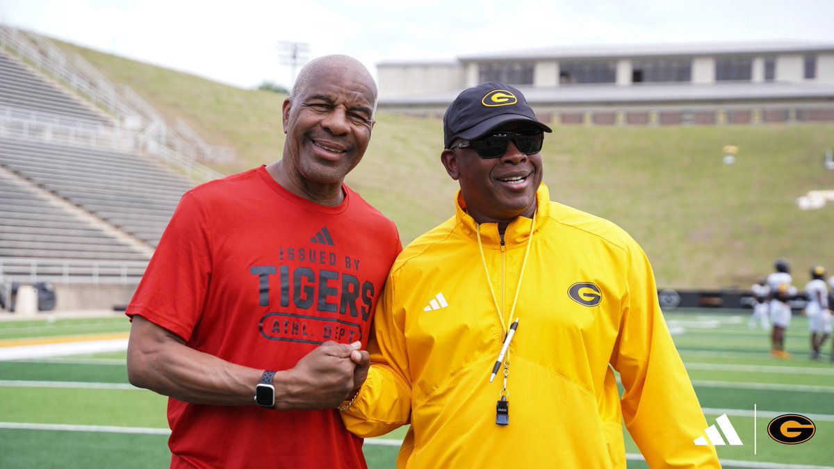 Thank you to Grambling State and @NFL legend Everson Walls (@Walls_24) on stopping by practice yesterday and speaking with our G-Men! @theswac | @BCFHOF #GramFam | #ThisIsTheG🐯
