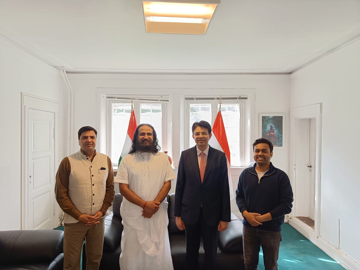 Amb @manishprabhat06 met Swami Jyothirmayah, International Director, The Art of Living Foundation. Cooperation in celebrating the upcoming International Day of Yoga #IDY2024 and Foundation's future events in Denmark were discussed.