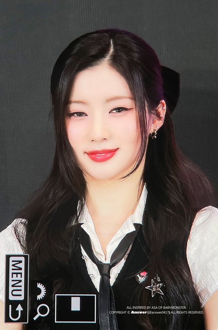 PortugalRami's tweet photo. Nossa ace #ENAMIASA está fazendo 18 anos hoje!Feliz aniversário para nossa rapper,que nos mostrou ser bem forte,e que sempre cuidou das outras membros!

#18RosesForASA 
#RAMI #BABYMONSTER #베이비몬스터 #라미 https://t.co/czX8vvrXp5