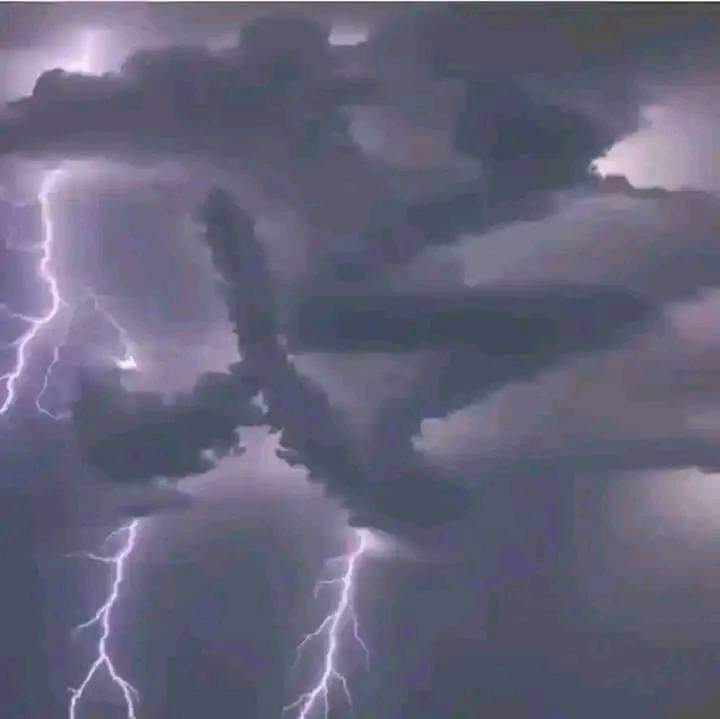 The name of sweet Muhammad ص 
 is clearly visible in the clouds in the sunlight in Thar 🌧️⛈️🌧️👉