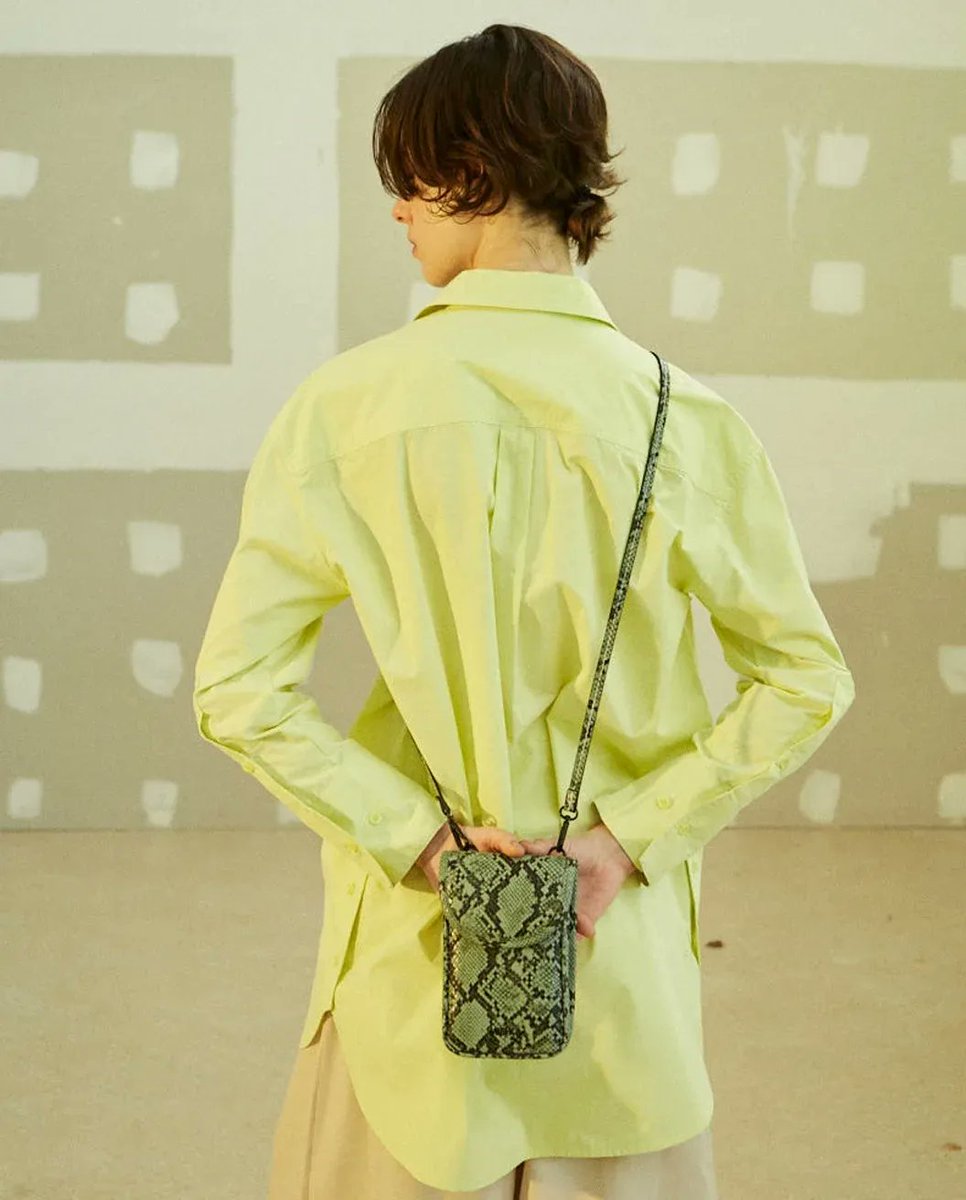 The mini Jane 
𝐇𝐚𝐬𝐭𝐚 𝟔 𝐂𝐮𝐨𝐭𝐚𝐬 𝐒𝐢𝐧 𝐈𝐧𝐭𝐞𝐫𝐞́𝐬
Available online and in stores

#Enjoythesilence #FW24 #moda #inspiration