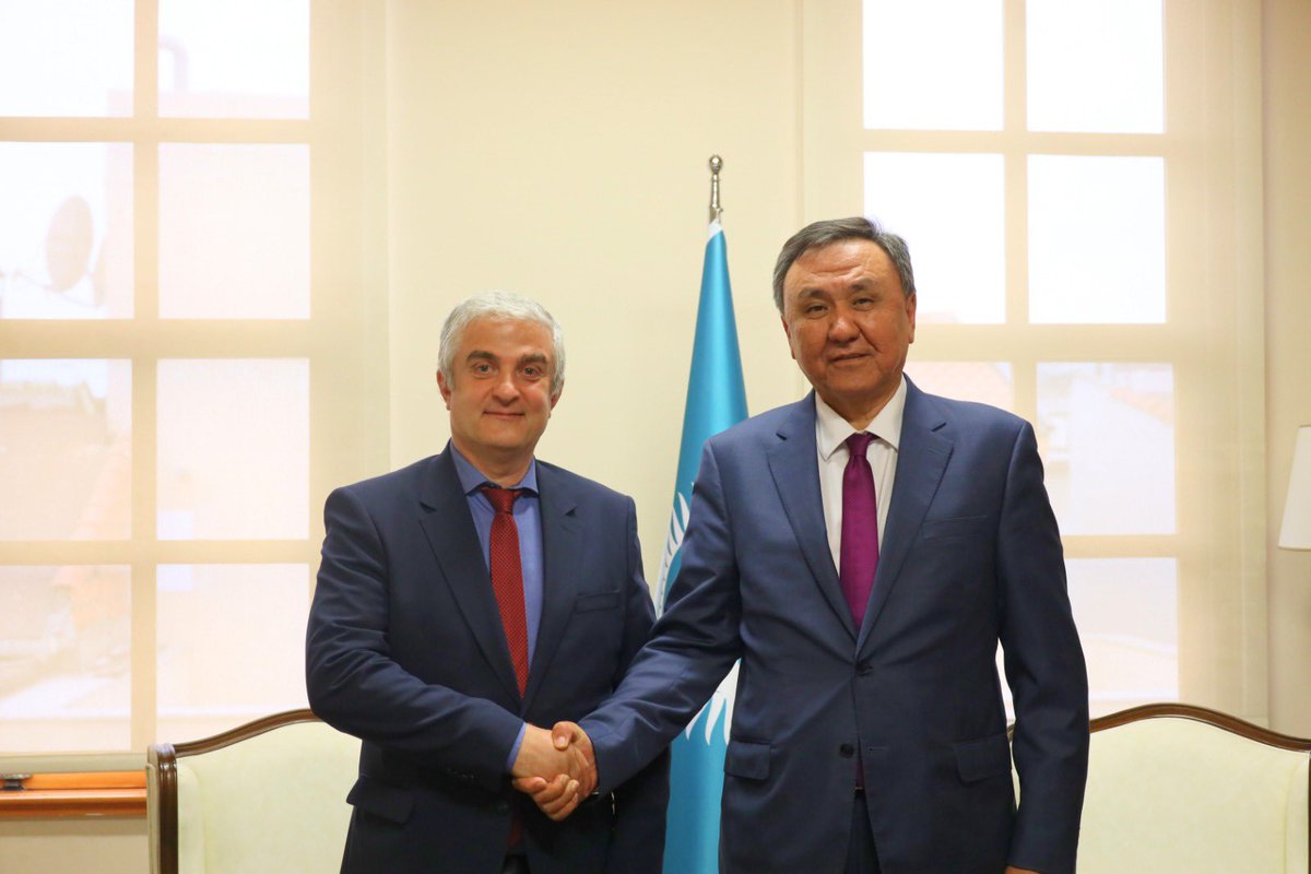 The Secretary General of the Organization of Turkic States (OTS), H.E. Ambassador @KubanOmurali, received Ambassador of the Kingdom of Denmark to Ankara, H.E. Danny Annan @DKAmbTurkiye at the Secretariat's premises in Istanbul on 17 April 2024. ▶️turkicstates.org/en/haberler/ot… *** Türk