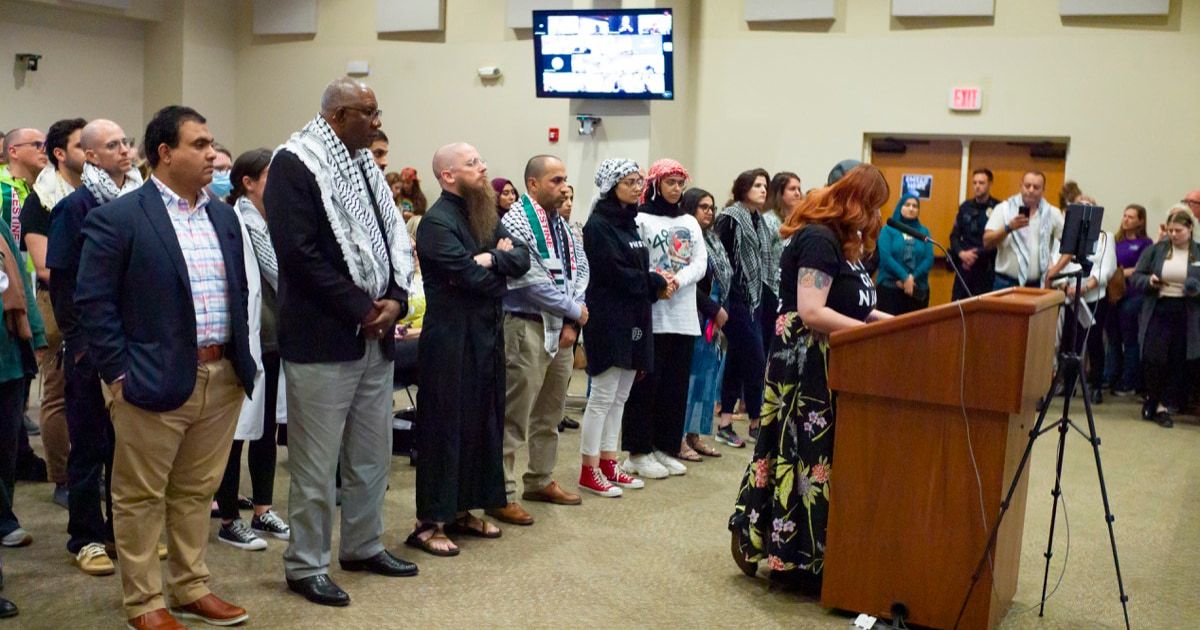 ArkTimes's tweet image. A multi-faith coalition turned up Tuesday to ask Little Rock leaders to get on the right side of history by supporting a ceasefire in the Middle East. #arnews 

Read more: buff.ly/3UkFXi5