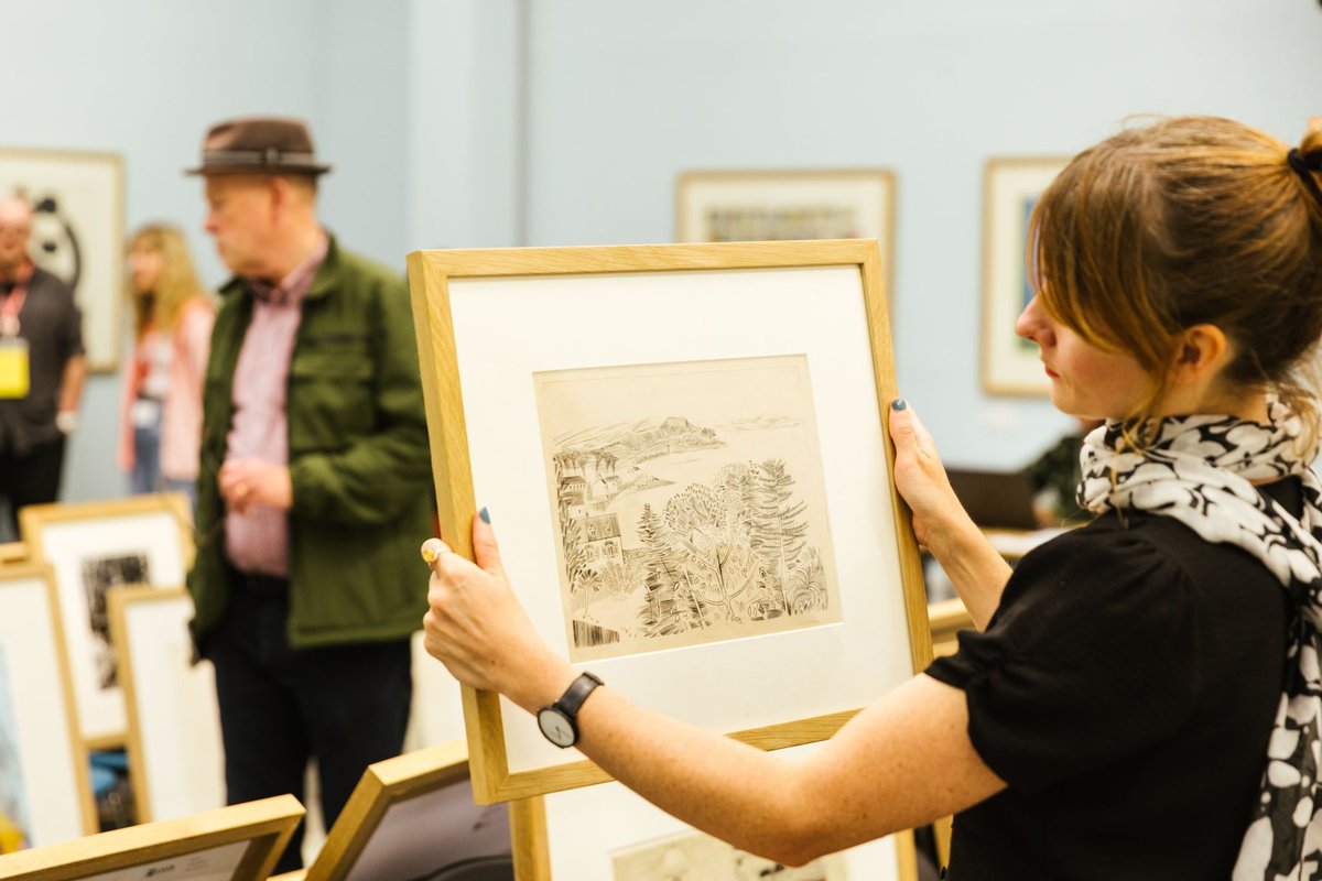 🖼️ We are looking forward to the spring Picture Library event 💐 which runs from Thursday to Sunday from 11am - 2pm, please join us to swap your artwork or become a new member 🔗 buff.ly/3Ukm0YG It's also the last chance to catch Found Cities, Lost Objects exhibition ⌛