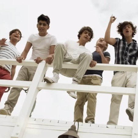 12 years ago this week, @onedirection achieved its first ever top 10 hit on the Hot 100 with 'What Makes You Beautiful'. The group charted nearly 30 entries and all members have hit #1 as a soloist on at least one Billboard chart.