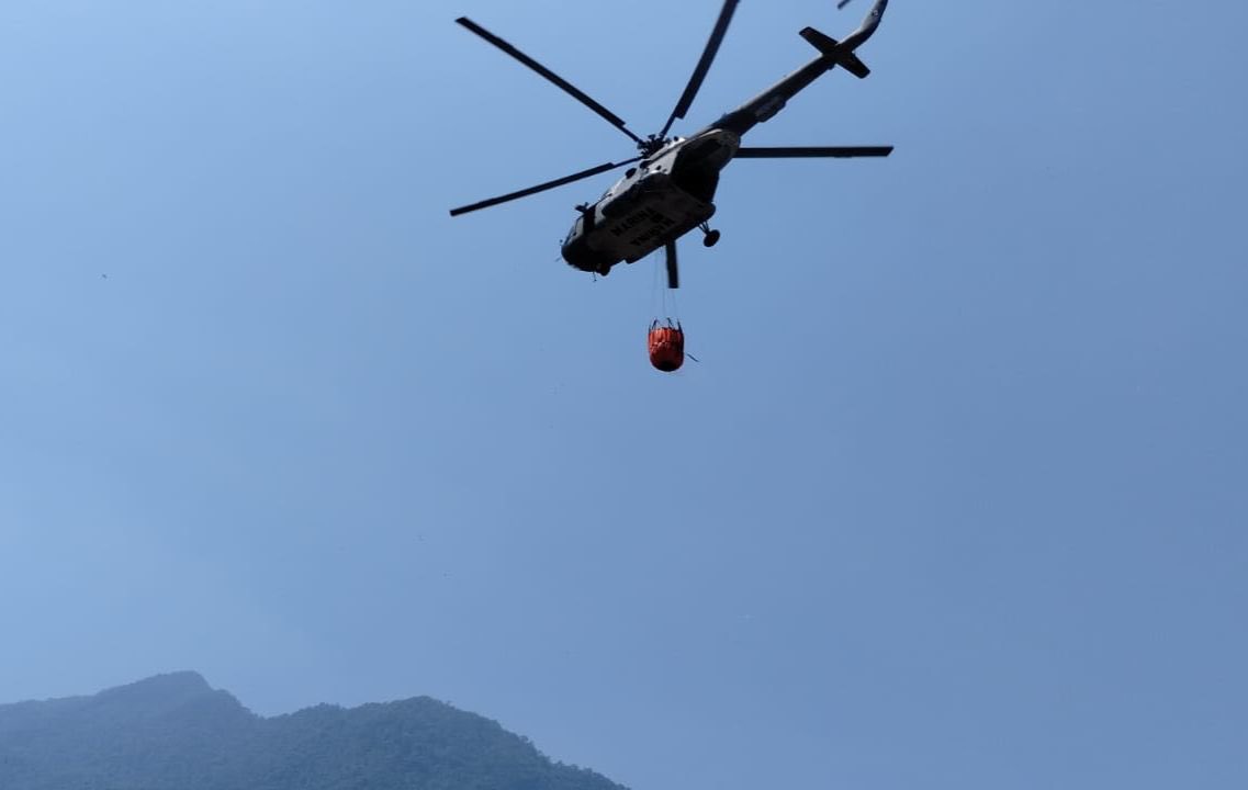 📰Se integran operaciones aéreas en atención al incendio de Río Blanco: bit.ly/3Q5oGae — Este programa es público, ajeno a cualquier partido político. Queda prohibido su uso para fines distintos a los establecidos en el programa.