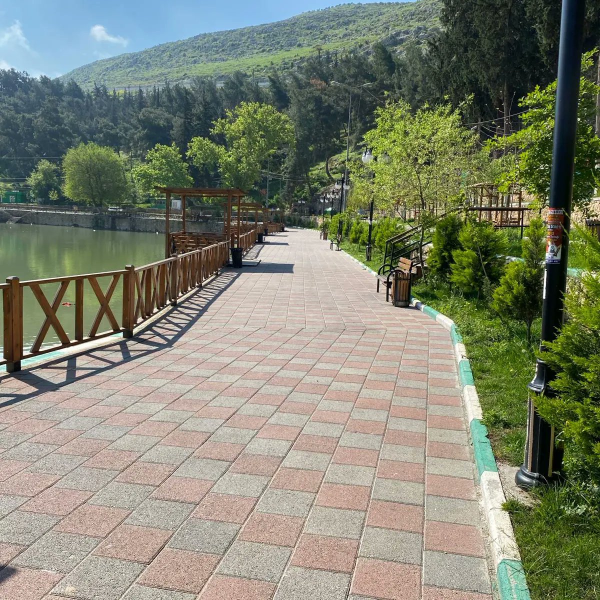 reyhanlibel's tweet photo. Park ve Bahçeler Müdürlüğüne Bağlı Ekipler çalışmalarını aralıksız sürdürüyor.

Başta İlçemizin göz bebeği Yenişehir Millet Bahçesi olmak üzere Reyhanlı genelinde bulunan parklar ve yeşil alanlarda çalışmalar devam etmektedir. https://t.co/Dto7uWVWwE