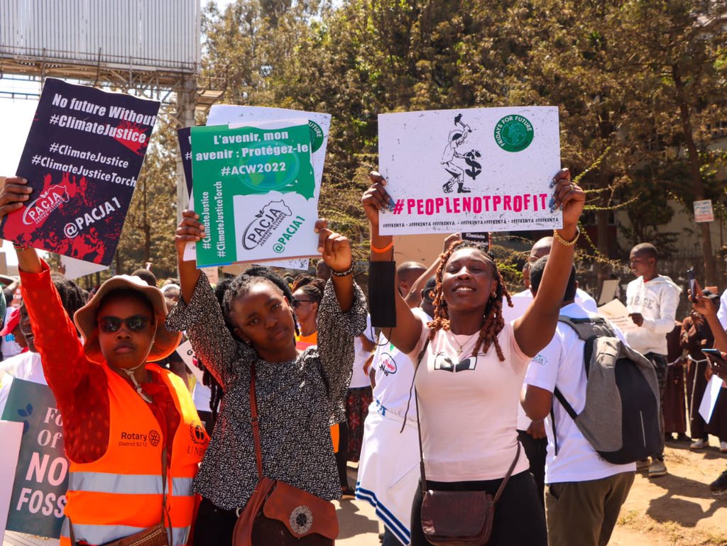 IanNWachira's tweet photo. Climate justice demands that we prioritise the needs of the most vulnerable among us. Let's stand in solidarity with frontline communities and take urgent action to address climate change. #ClimateJusticeNow
@fridays_kenya #FFKE https://t.co/FPdFS0LPqQ