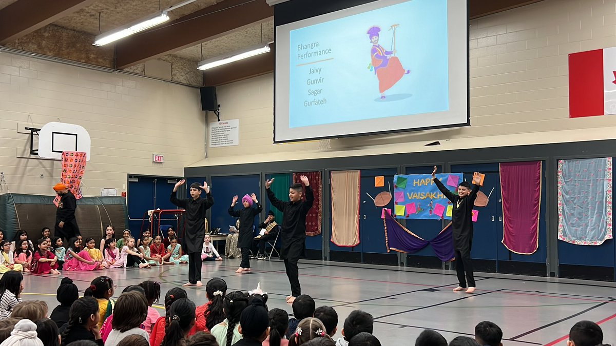 GskyLisa's tweet photo. What a wonderful day celebrating Vaisakhi with our students at Clearbrook Elementary! @clearbrookcubs @Supersingh99 @sd34ehopkins @AbbotsfordSD https://t.co/3xcUdv1eUl