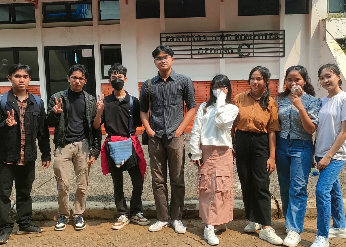 tadi survey pusat utbk bareng temen satu gedung di Fasilkom UI tapi gua kek bapak-bapak bawa 7 anak bjir