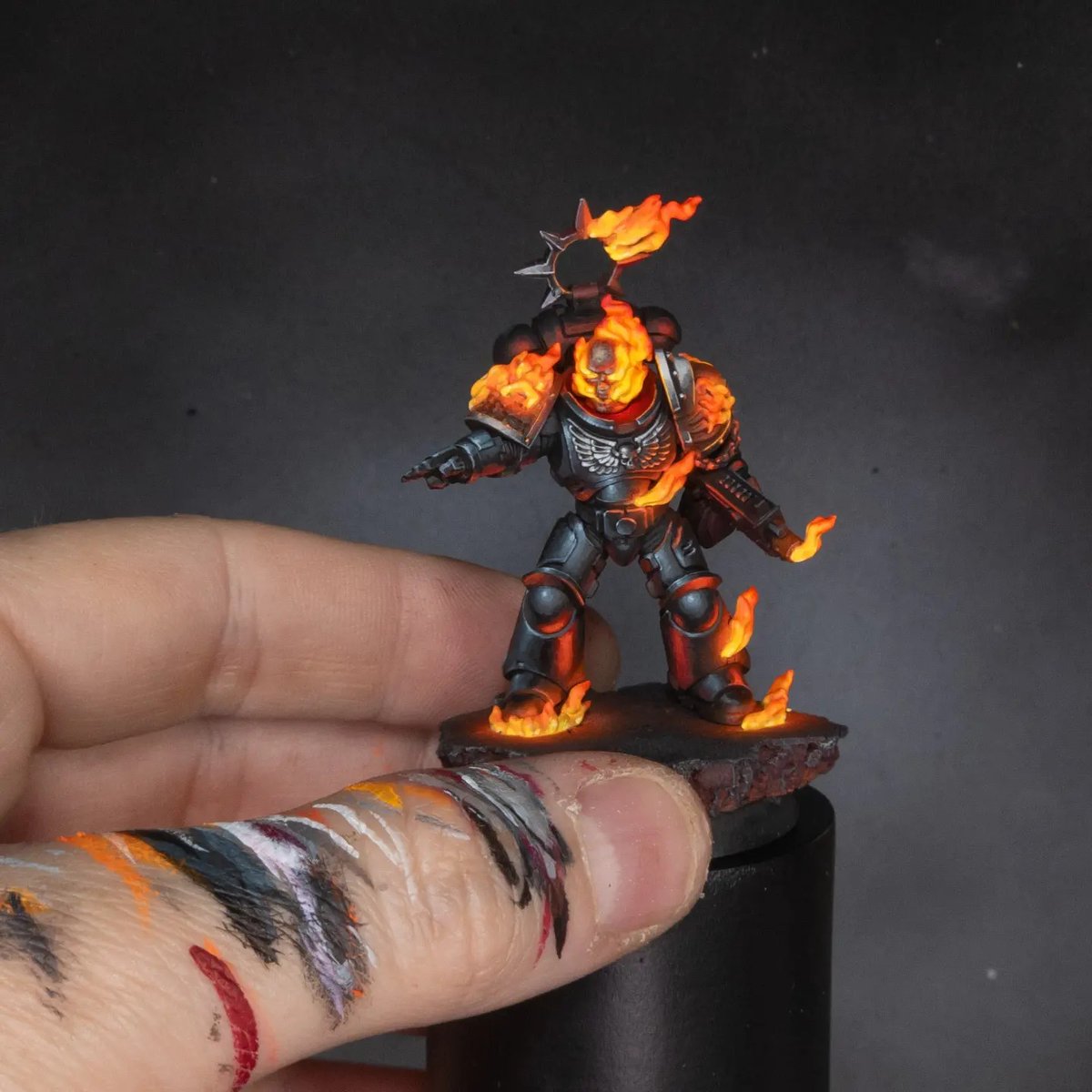 Secretly working in the shadows, my friends of @greytidestudio and with my annoying opinions in the background have prepared a pack of bits to represent 'The Cursed Company'. This is the first Captain. #warhammer40k #warhammercommunity #paintingwarhammer #warhammer