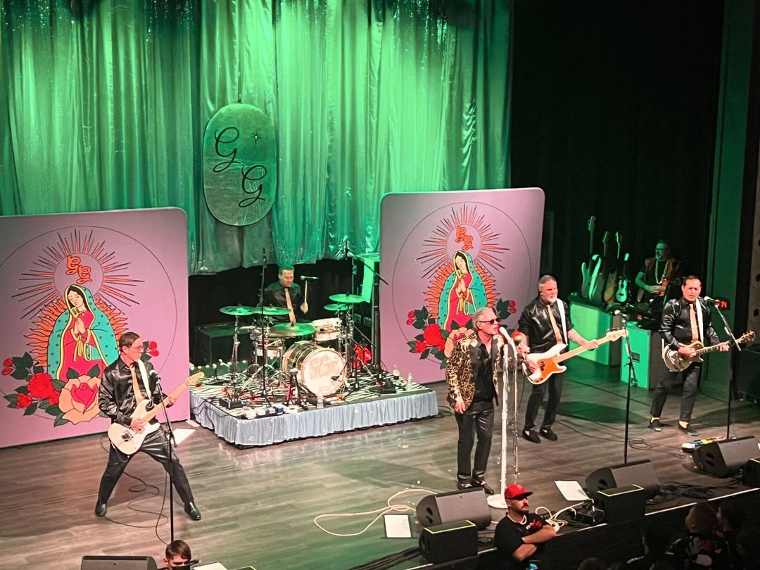 The 'Let Us Play Your Party' tour with The Defiant and Ultrabomb continues TONIGHT in Buffalo at the Town Ballroom! Let's have some fun, see you tonight party people! 📸 by Karla D. for Second Scene Magazine Get tickets for all upcoming tour dates at mefirstandthegimmegimmes.com