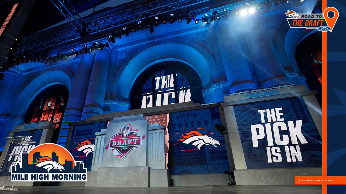 Representing #BroncosCountry in Detroit! #NFLDraft guests to announce Broncos' Day 3 picks » bit.ly/3Q1p7lJ