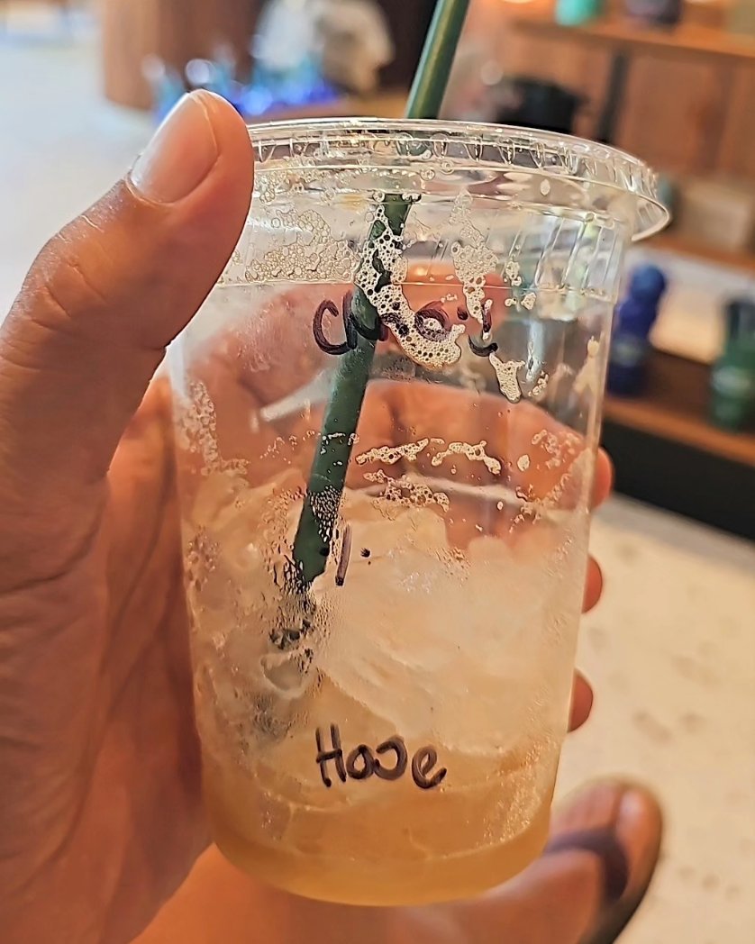 uncafeconchris's tweet photo. Un cafรฉ โ๏ธ helado para refrescarme de este calor...
#uncafeconchris #starbucksbarbados #icedcoffeeaddict #cafehelado https://t.co/fefEicmHt8