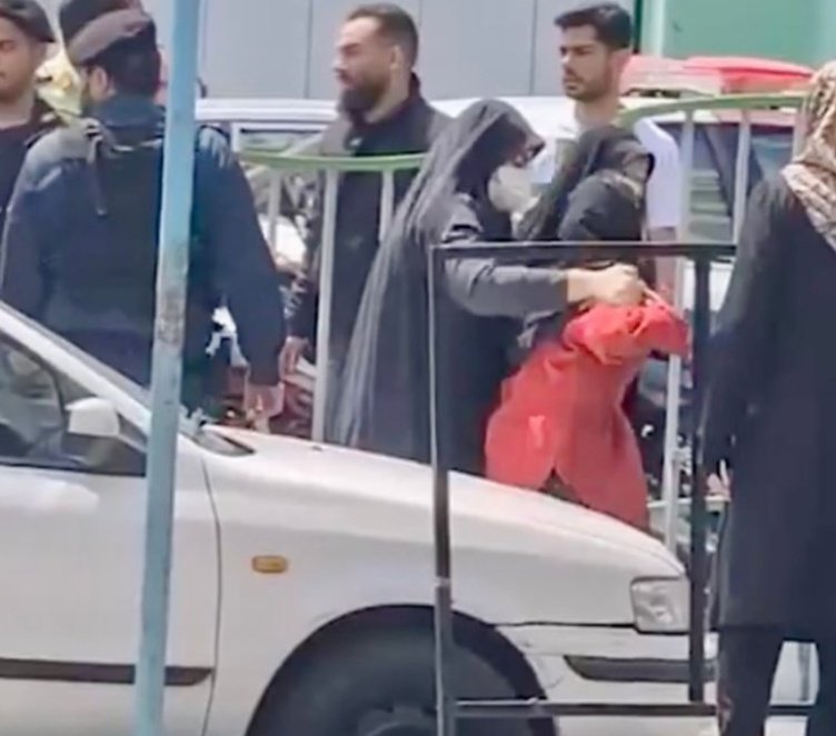 حتی دشمن باشکوهی هم نیستید. اوباش هستید؛
بی سروپا؛ بی قید و بند؛ بی رحم و بی افتخار
#حکومت_حرامزادگان