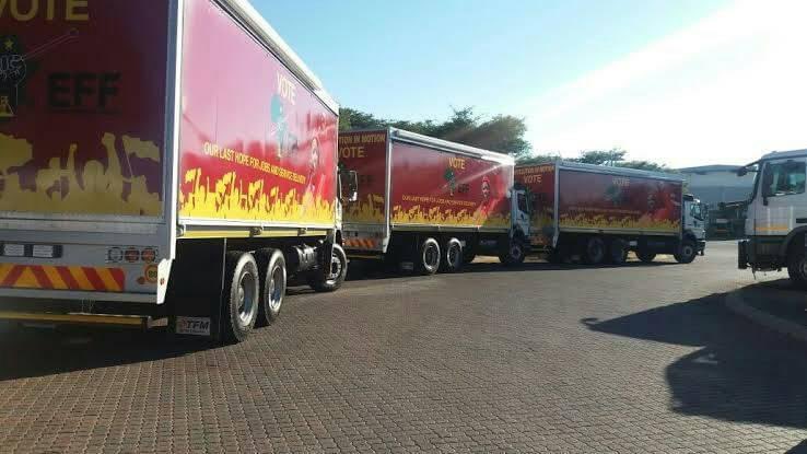 FreeGeneraxion's tweet photo. @Lindz_111 Remember when the #EFF started off they used to refuse us entry or lock up and organise impromptu so called meetings.
Then EFFSuperiorLogic gave birth to the #RevolutionInMotion community meetings 👌🏾 https://t.co/a9iebAF2f7