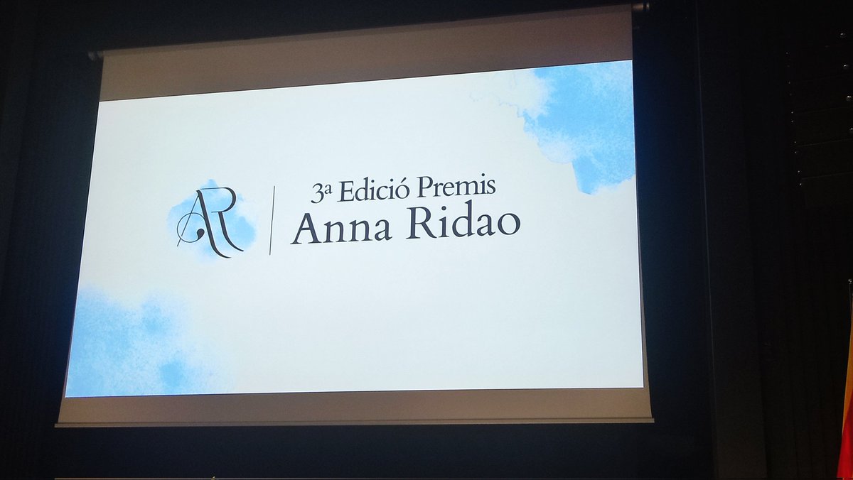 AnaisIgMa's tweet photo. D'autosuperació l'Anna en sabia un munt, i d'ella en vam aprendre l'empenta i la força per ser millors. Enhorabona a l'alumnat d'#ADI2 de @Ins_Montilivi per l'organització de la 3a edició dels Premis Anna Ridao, i moltes felicitats als projectes guanyadors! https://t.co/XjNqVZ4VlK