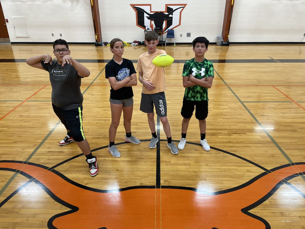 CoachTHorns's tweet image. 3rd Hr Ultimate FB Champs:
Yellow Submarines (Lilah Galliart, Nathaniel Gaytan, America Perez, Miguel Ramos, &amp;amp; Toby Tidwell).
#SkillzThatKillz #INTs #TDs4Days #HornsUp