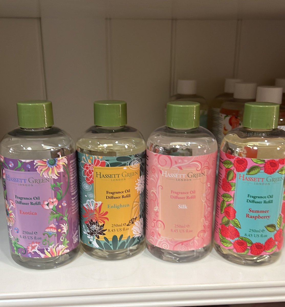 fourtsandy's tweet photo. Fantastic offer for Hasset green refill at N11,000 . We can deliver to all states in Nigeria . #aromatherapy   #diffusers#Nigeria #Dubai#chessmarathon https://t.co/aVBeterr6n