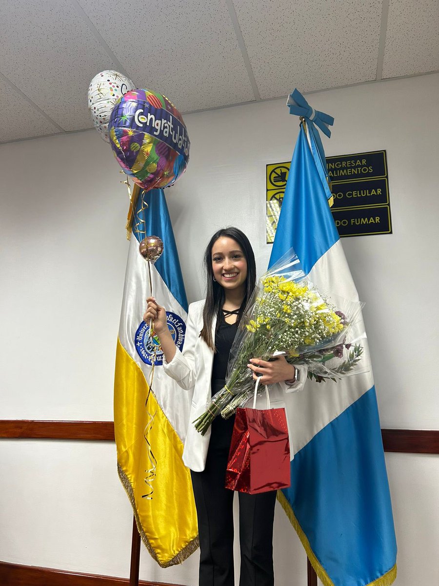 evelynsofiaaa's tweet photo. Este es el tweet. SOY ABOGADA Y NOTARIA ❤️ 
.
Dios es bueno!!!! 🎉🥳🥳🥳🥳🥳🥳🥳 https://t.co/7vnt91tQNi