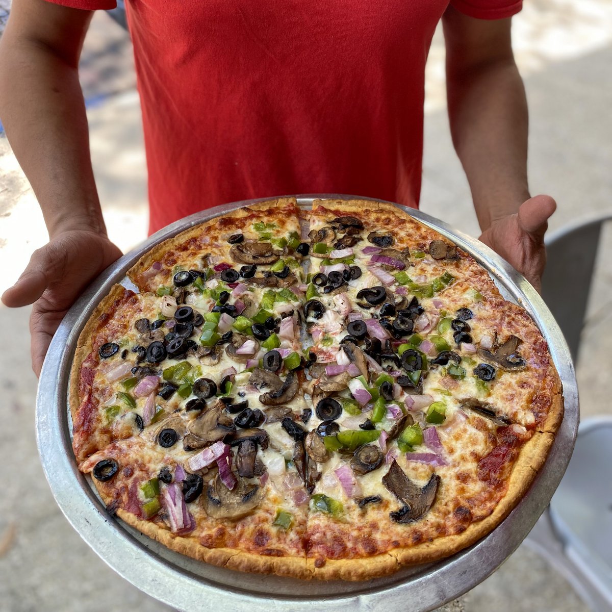 Talk about a veggie pizza! 🙌

#EddieAndSamsNYPizza #VeggiePizza #GlutenFree #TampaBay