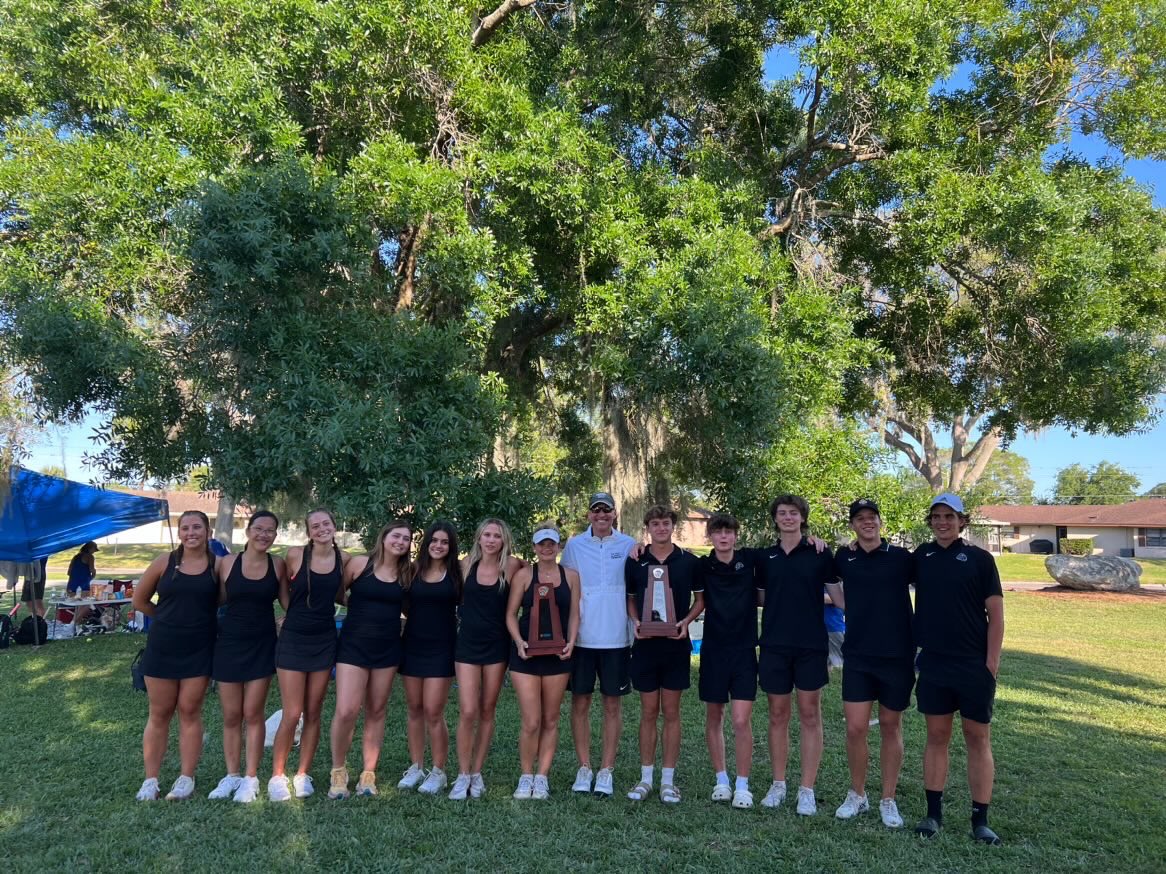 Congrats to our boys and girls tennis teams on advancing to regionals next week after a great run at districts! #RoyalsTennis