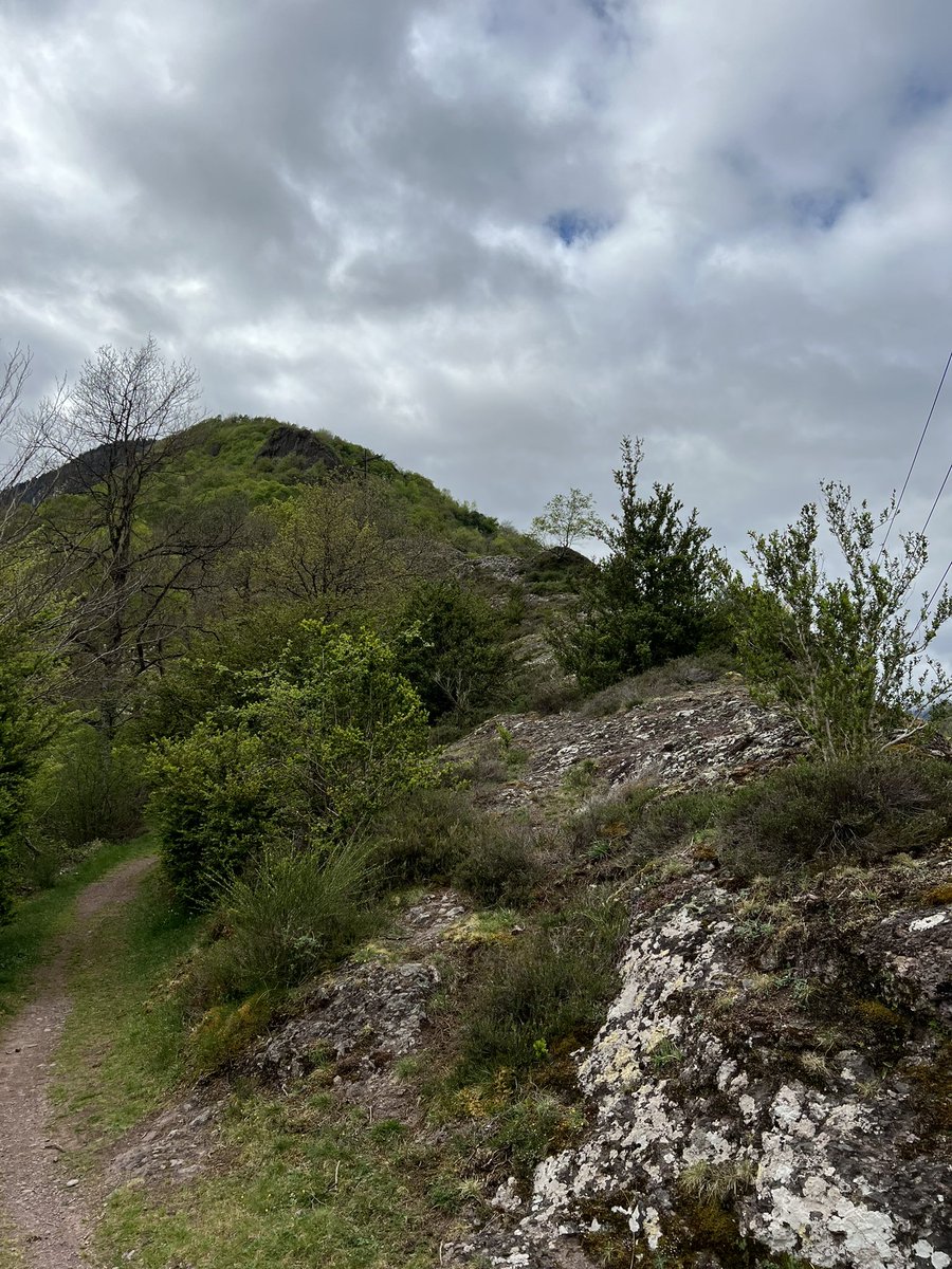 Un silence assourdissant règne au sommet de la montagne ⛰️ #occitanie