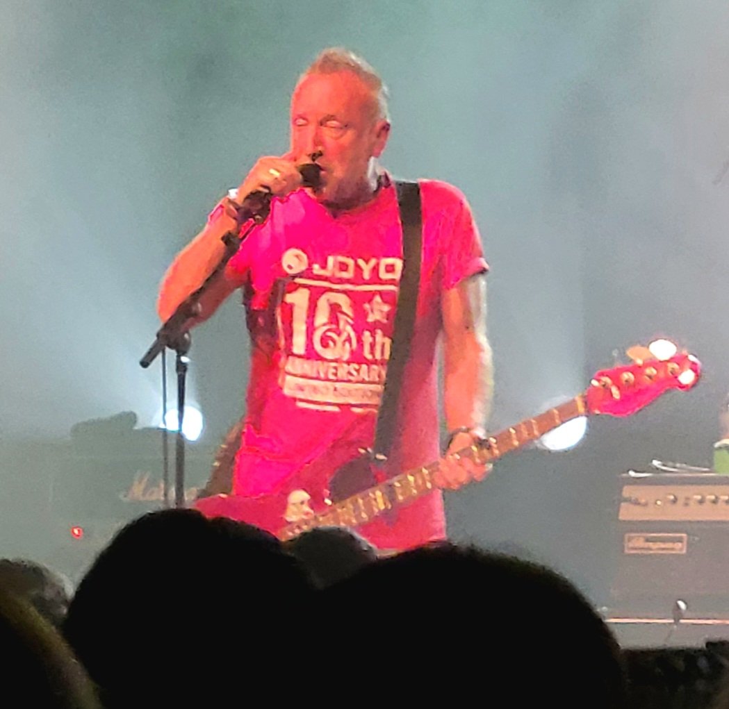 @Indierock_Paris @OsloTwins A concert photo you took

@peterhook at the Commodore in Vancouver 2022