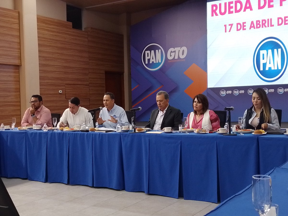 cronicagtoofi's tweet photo. @PANGuanajuato @LibiaDennise ganó el debate asegura @lalolop https://t.co/AVJNcv8VPA