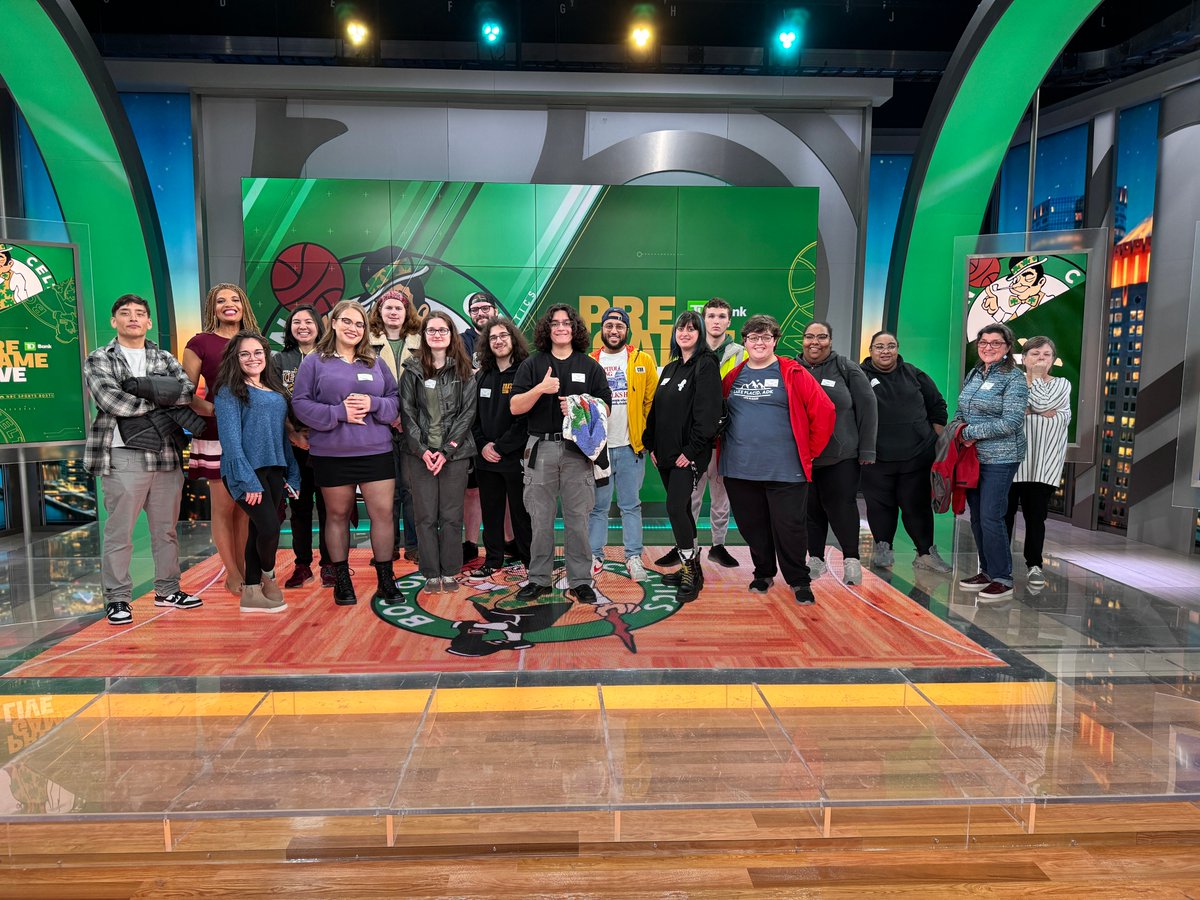 MCCcomartdesign's tweet image. Last week, MCC COM alum &amp;amp; Emmy winner @carlarojotv '12 treated our students to an exclusive tour at @nbc10boston &amp;amp; @telemundoni! Special thanks to anchors Latoiya Edwards and @raulnbcboston for meeting with us.
#mccComArtDesign #mccpath @middlesex_cc #BroadcastingExcellence