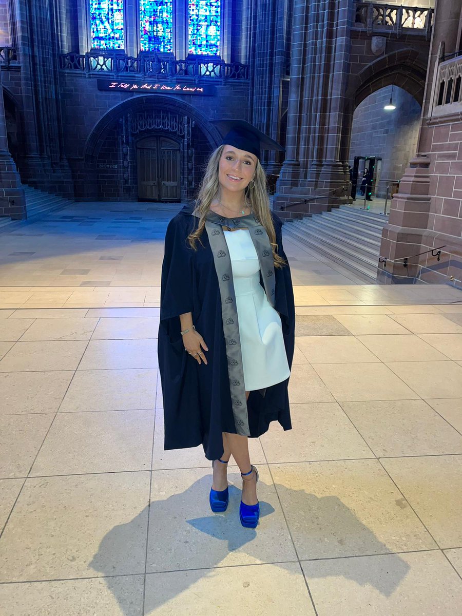 🎓 Congratulations to our Under 14s Coach Tash who graduated from Liverpool John Moores University today with a Master of Science degree in Sports Psychology.

Congratulations Tash! We are so proud of you 💙 

#TRFC #SWA