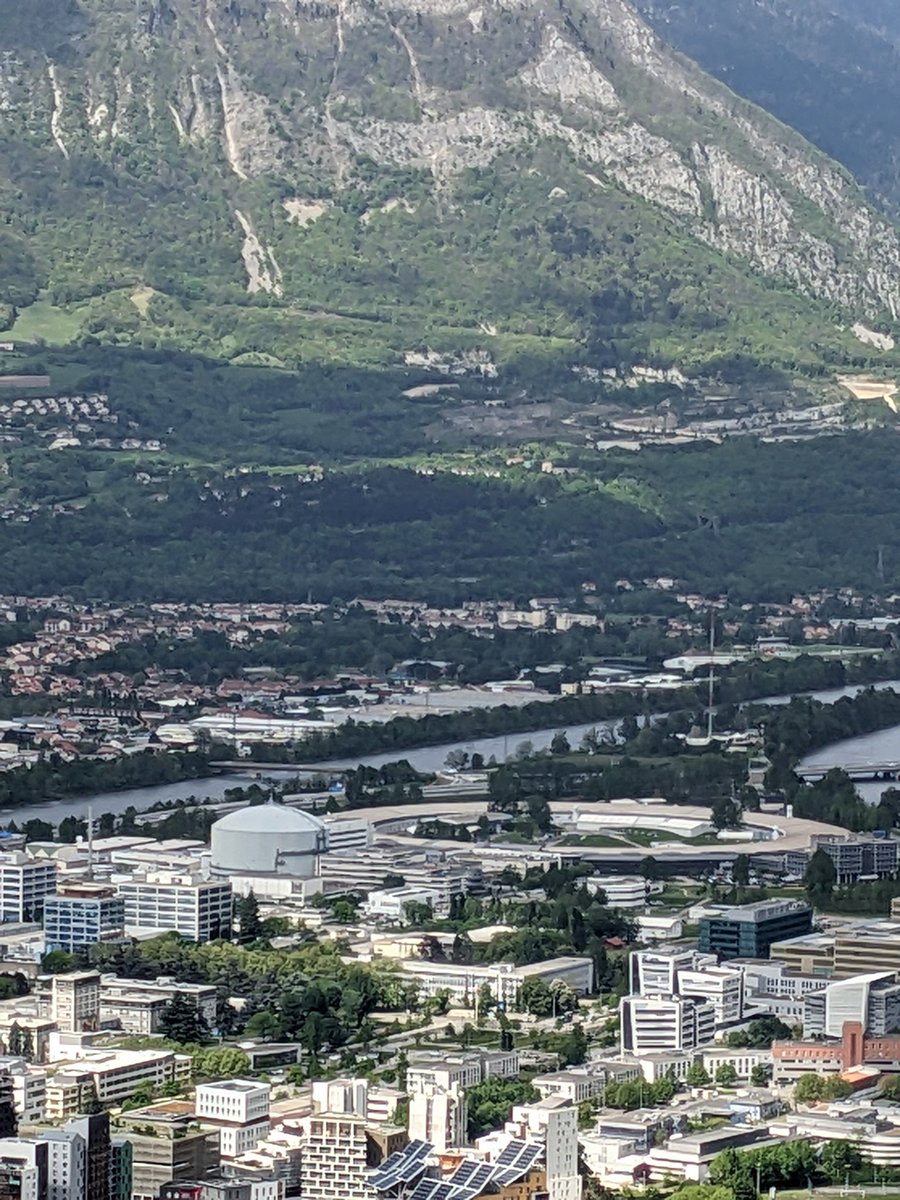 James Steele (@jamessteelenano) on Twitter photo Just returned from a wonderful week <a href="/ILLGrenoble/">Institut Laue-Langevin</a> D4, where we measured magnetic diffuse scattering (mPDF) in candidate magnetocaloric materials. In lieu of our usual instrument photograph (no photography in the reactor!) Fiamma and I took advantage of the cool virtual tour! Just returned from a wonderful week <a href="/ILLGrenoble/">Institut Laue-Langevin</a> D4, where we measured magnetic diffuse scattering (mPDF) in candidate magnetocaloric materials. In lieu of our usual instrument photograph (no photography in the reactor!) Fiamma and I took advantage of the cool virtual tour!