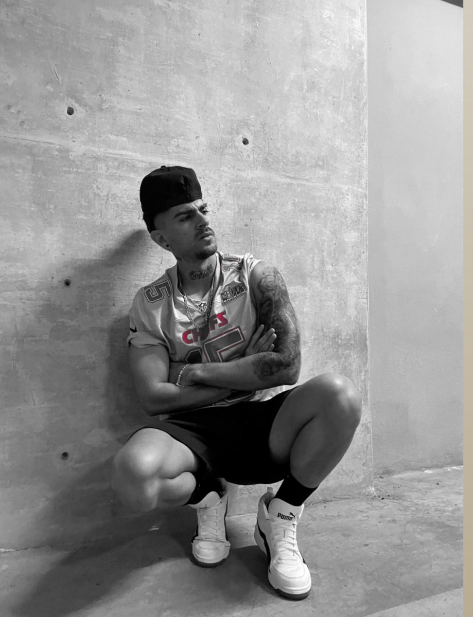 javierponce07's tweet image. No hay personajes buenos o malos, solo seres humanos complejos con motivaciones y emociones contradictorias. 😉 @strasberginstitute 🎭🎬 El Método de Lee Strasberg
#themethod #acting #technique #actor