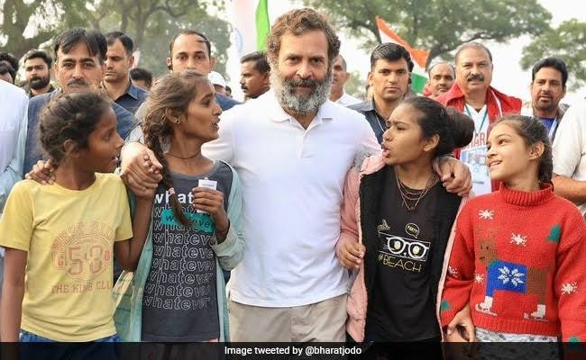 HimanshuSi54746's tweet photo. It took them 15 years,billions of dollars,sold media and IT cell coolies doing vicious propaganda against him 24/7 to malign his image and it took him just 15 months of hard work and emotional connect with people to destroy their propaganda and establish himself as the most trusted and popular politician in India.

This is @RahulGandhi 🔥for you 

#RahulGandhiNextPmOfIndia 
#BharatJodoNyayYatra
