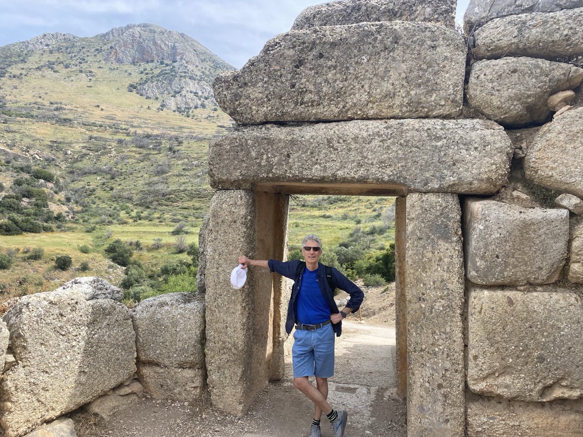 Today’s ancient ruins (not to mention me and Mrs S) is the extensive city temple of Mycenae.