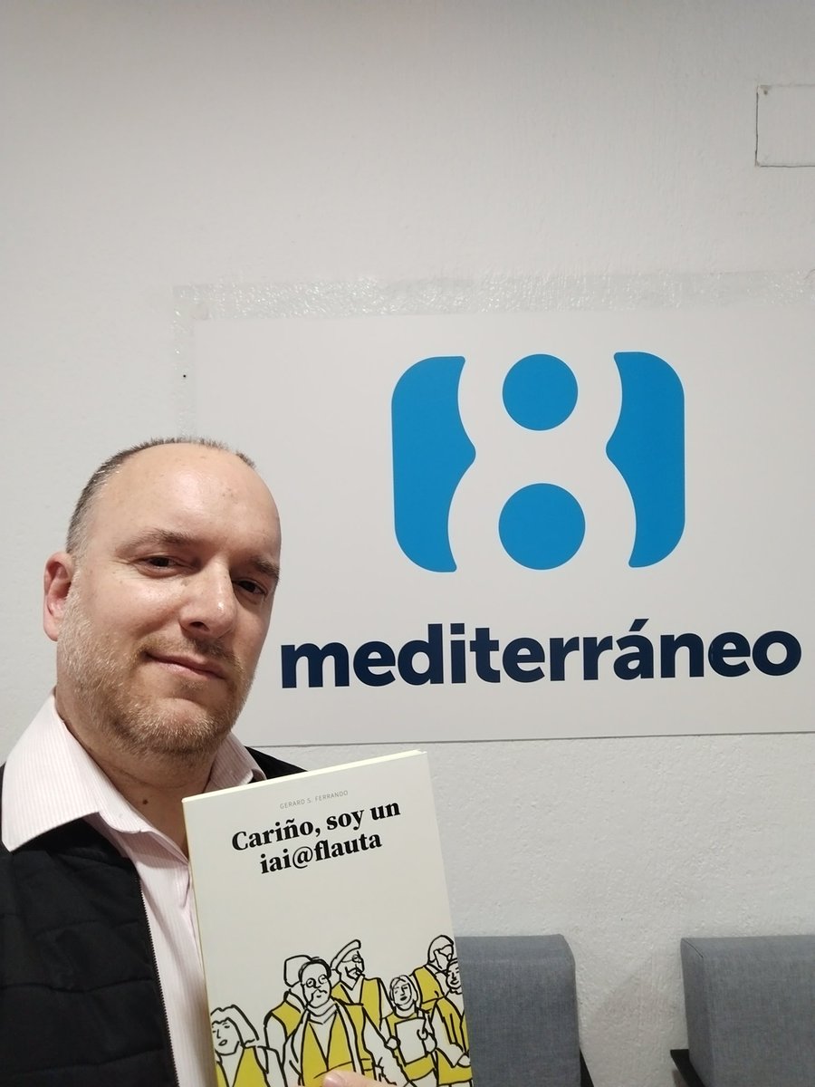Vamos al lío. Entrevista en la 8tv Mediterráneo para hablar de mi novela "Cariño, soy un iai@flauta". Hoy a partir de las 19.40... laocho.tv con <a href="/NachoCotino/">Nacho Cotino</a>