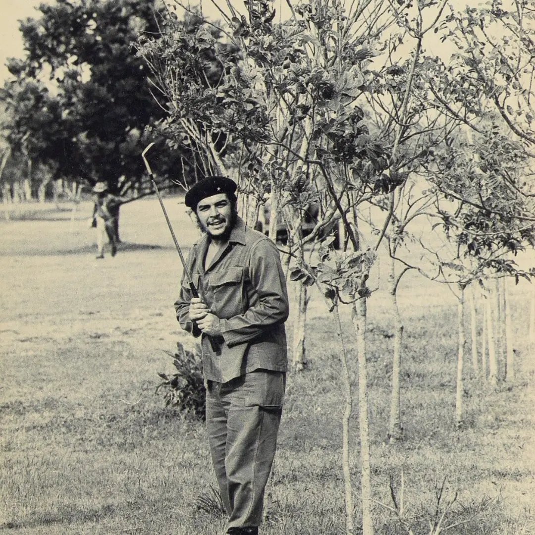 Che ve Fidel golf oynuyor. Fotoğraf: Alberto Korda,1962.