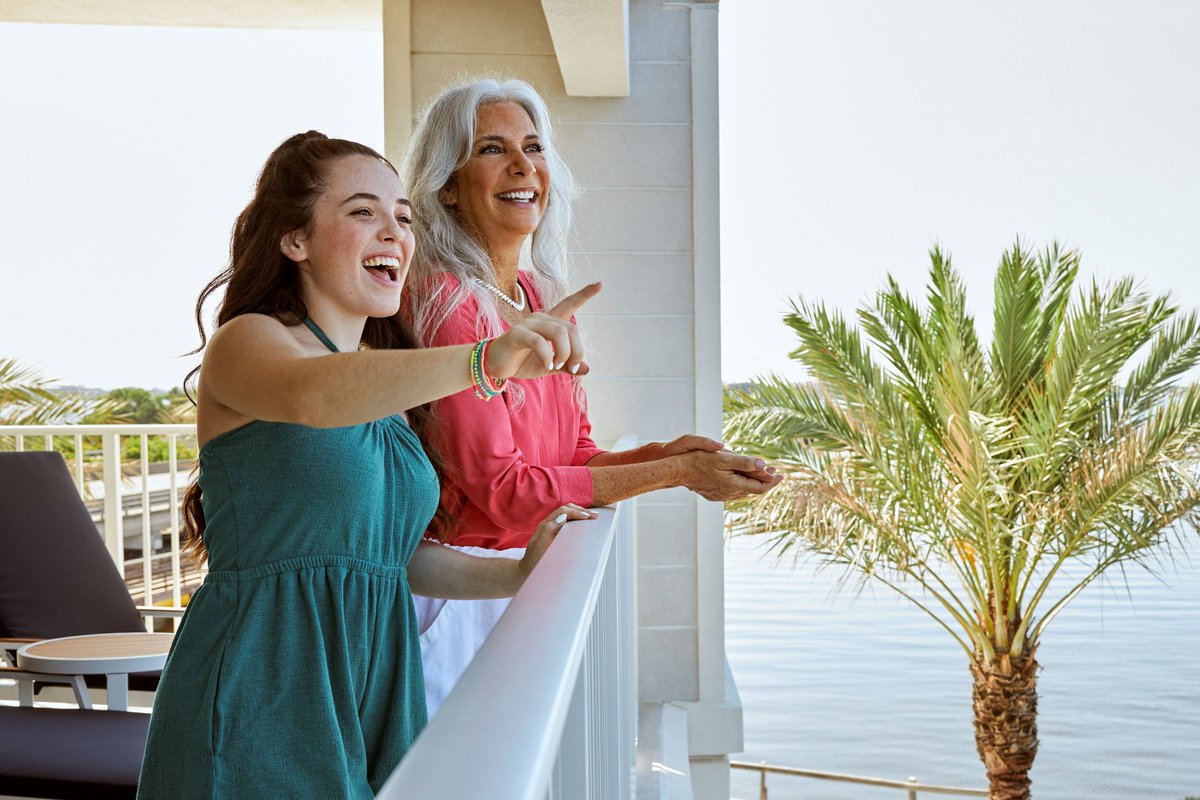 #MothersDay is just around the corner! Treat mom to relaxation and indulgence with $150 Spa & Salon credit and $100 Food & Beverage credit with a trip to paradise for any stay during the month of May. #SunseekerResorts #VisitFL #LuxuryTravel Book Now! 💐 sunseekerresorts.com/offers