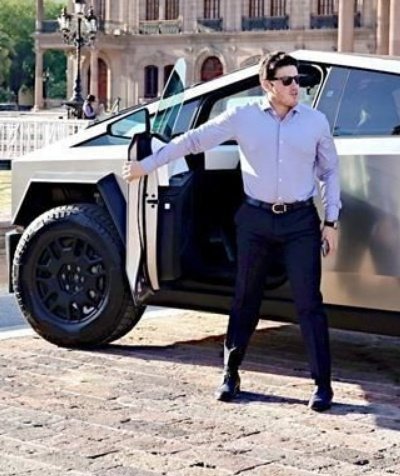 The_Master85's tweet photo. Ésta es la tranquilidad que te da un amparo para tí y toda tu familia, el poder manejar una camioneta de dudosa procedencia con placas colgadas, mientras la gente hace filas de horas para tomar un camión y llegar a sus casas, pero arráaaaancate en la Fosfotruck compadre! https://t.co/fYVou6Emb2