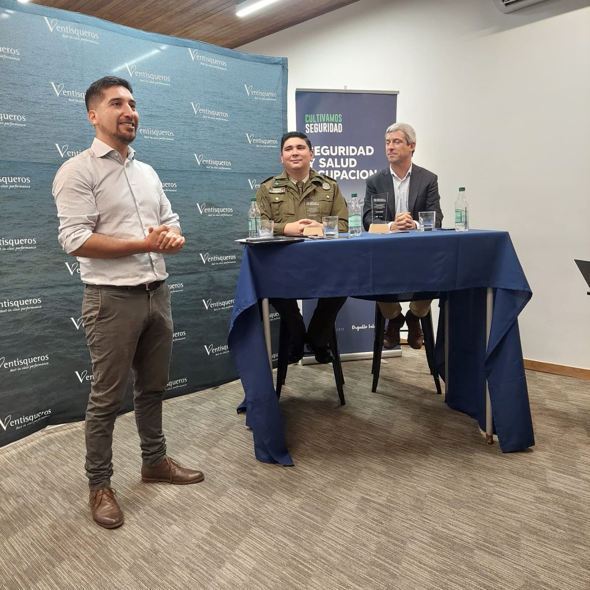 Personal de La #SIAT de <a href="/CarabLosLagos/">Carabineros Región de Los Lagos</a> ubicada en la comuna de #PuertoMontt, fue parte de un conversatorio organizado por la <a href="/mutualcchc/">Mutual de Seguridad</a>, que mantiene la finalidad de entregar consejos para la prevención de siniestros viales en la región.

#CarabinerosDeTodos