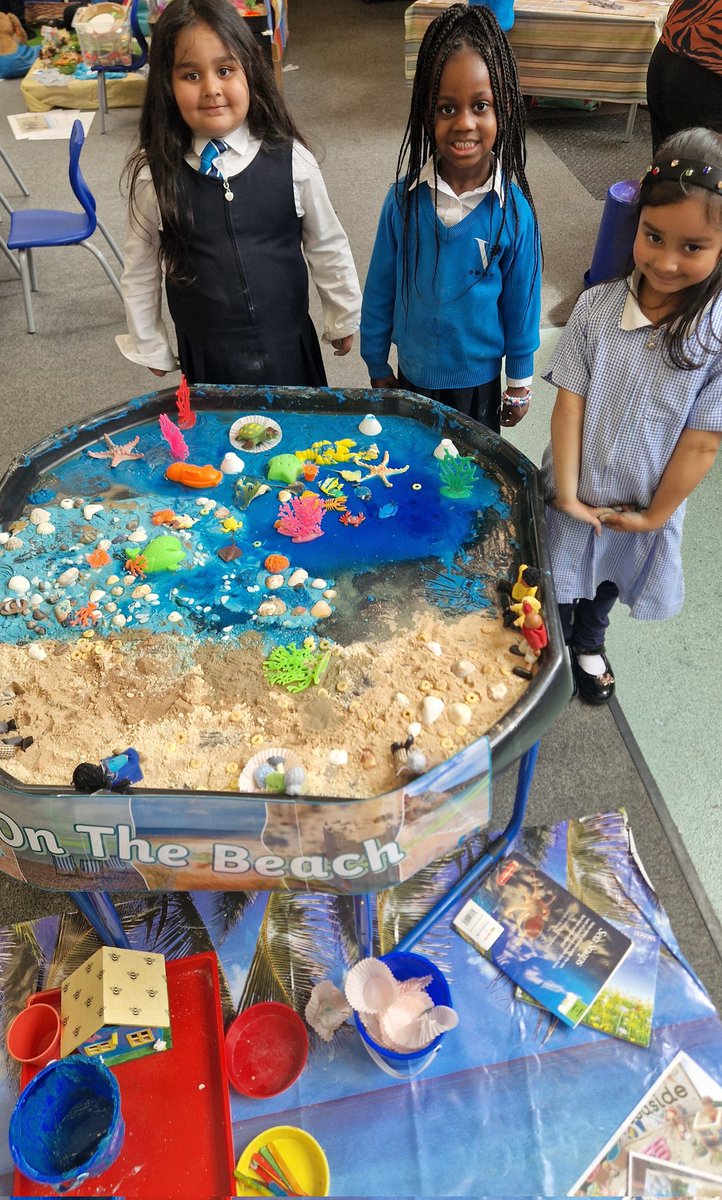 eyfsarkvic's tweet photo. RT have been getting ready for the season summer🌞 They had lovely discussions about their past adventures at the beach⛱️ & were able to create their own amazing beach setting😎 #summerherewecome
#teamarkvic #summerholidays #UTW #Creatingwithmaterials #looseparts #smallworld https://t.co/4FnIzntqWX