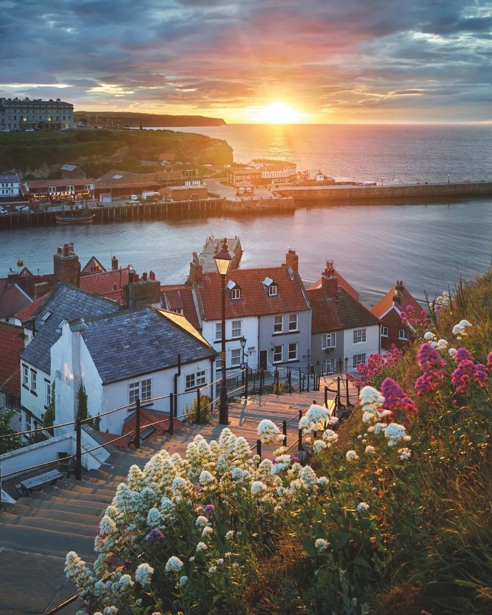 Whitby 🌞

📸 Joe Cornish