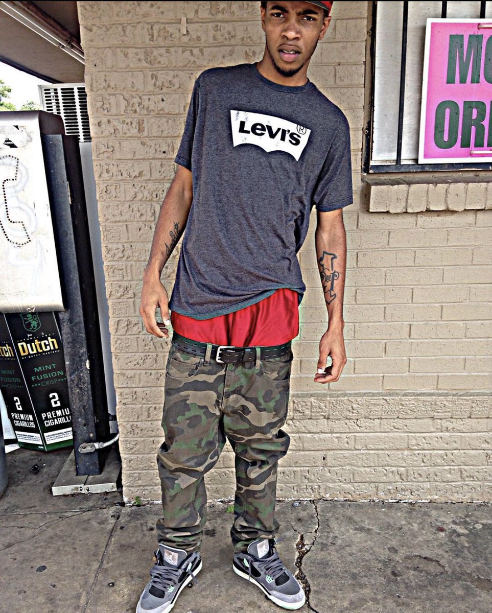 OGBSBJR's tweet photo. Then thugged it out enough to know i can make it thru ANY storm🩸🦍 #Throwbacks #LLHawk #FreeCoobie https://t.co/sGduwJTPDN