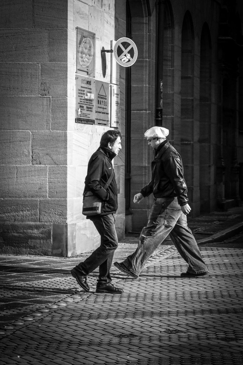 Strangers @ap_magazine #streetphotographer #streetphotography #streetphotographyinternational #blackandwhitephotography #blackandwhitephoto #blackandwhitestreetphotography #citystreet #monochrome #urbanphotography #bnwphotography #bnw #pedestrians #strangers