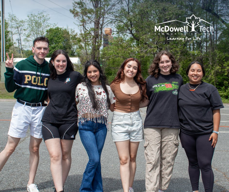 McDowellTechCC's tweet photo. Spring Fling, Y'ALL!! Yesterday was an incredible SUCCESS!
Thank you to Staff & Faculty for helping make Spring Fling possible! Also, thank you to SGA for hosting this event!
#springfling #students #spring #inflatables #mcdowelltech #trekkers #learngrowdream #learningforlife https://t.co/IhtRpBUx7o